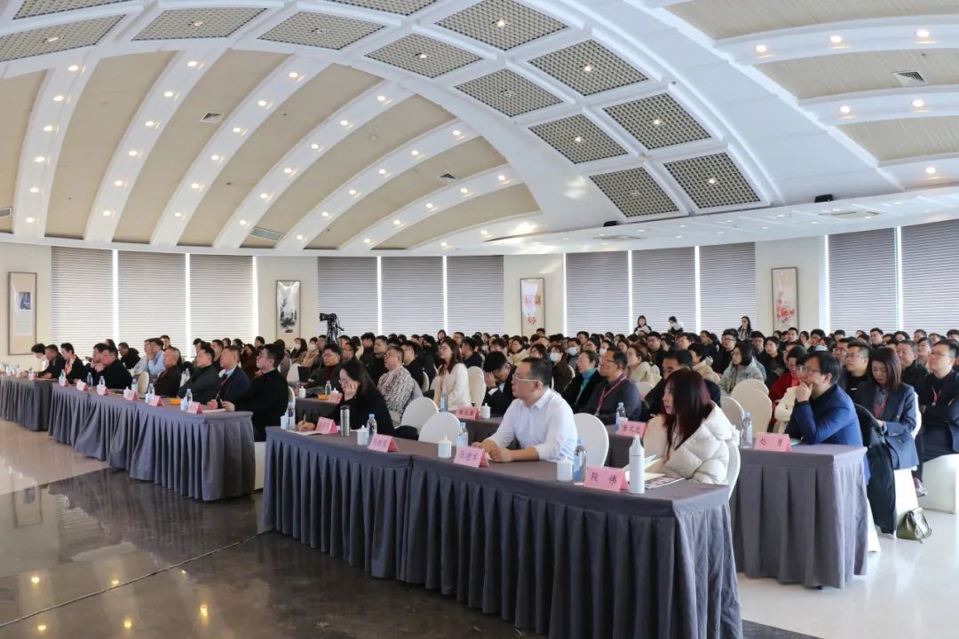 聯(lián)橋集團(tuán)2024年國(guó)際化市場(chǎng)拓展分享會(huì)圓滿(mǎn)結(jié)束