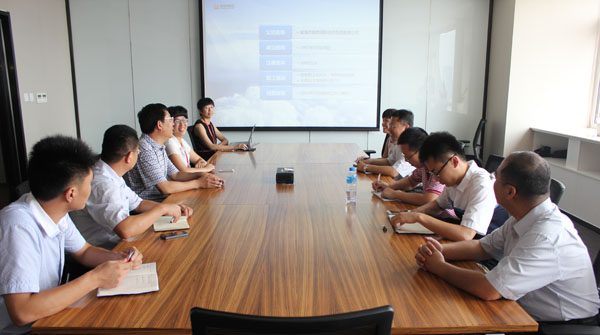 海淀區(qū)委組織部、中國人民大學調(diào)研組一行來聯(lián)橋集團考察調(diào)研