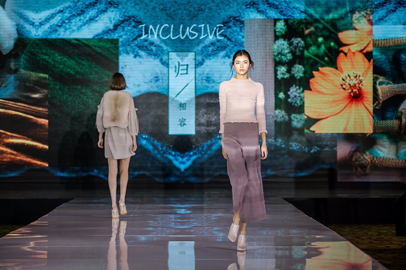 “創(chuàng)意 · 跨越 國家毛衫紗線資源共享平臺啟動儀式”在威海聯(lián)橋集團盛裝啟幕(圖42)