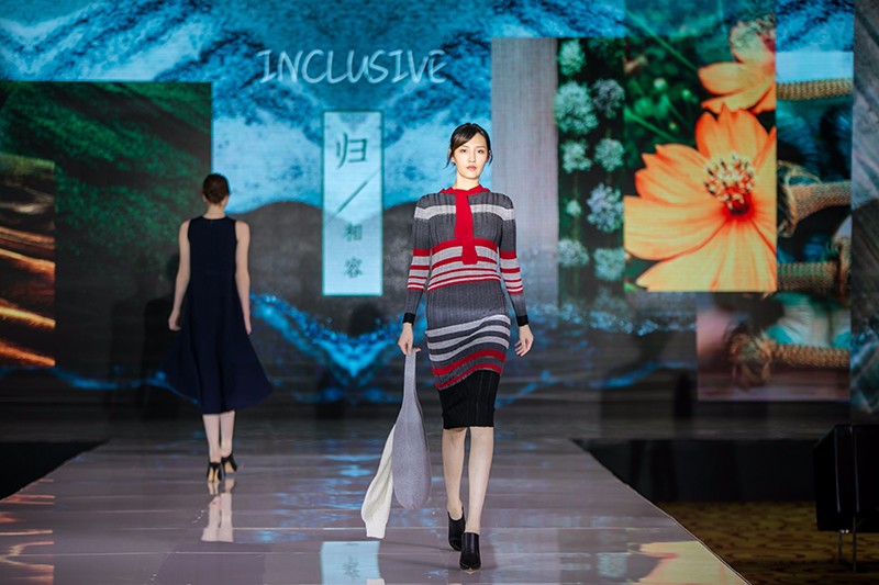 “創(chuàng)意 · 跨越 國家毛衫紗線資源共享平臺啟動儀式”在威海聯(lián)橋集團盛裝啟幕(圖47)