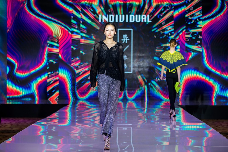 “創(chuàng)意 · 跨越 國家毛衫紗線資源共享平臺啟動儀式”在威海聯(lián)橋集團盛裝啟幕(圖62)