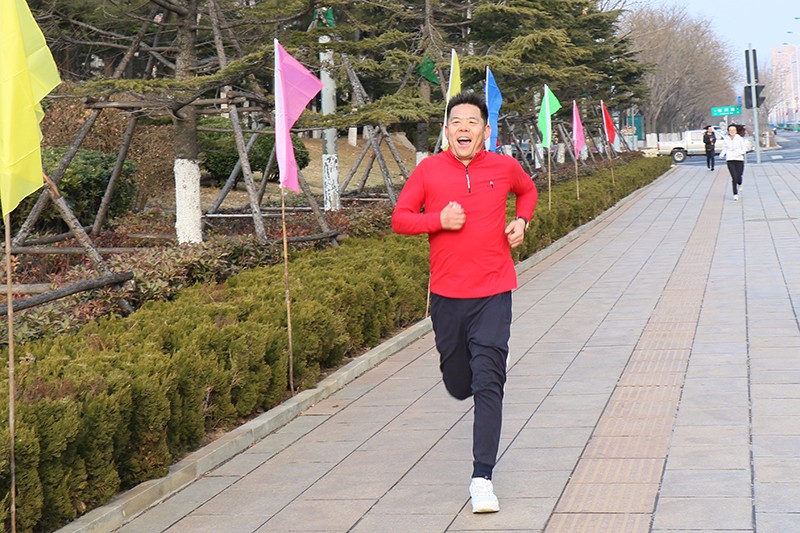 聯(lián)橋集團2019春季越野賽燃情開賽(圖3) 聯(lián)橋集團2019春季越野賽燃情開賽(圖3)