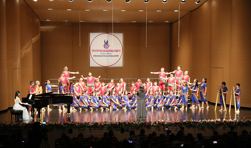 威海聯(lián)橋藍(lán)色暢想合唱團(tuán)在中國(guó)(威海)國(guó)際合唱節(jié)上收獲三項(xiàng)大獎(jiǎng)(圖3) 威海聯(lián)橋藍(lán)色暢想合唱團(tuán)在中國(guó)(威海)國(guó)際合唱節(jié)上收獲三項(xiàng)大獎(jiǎng)(圖3)