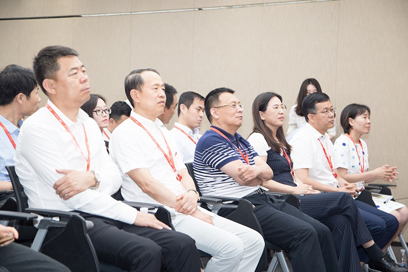 聯(lián)橋集團(tuán)黨委舉辦“光耀先鋒 薪火接力”啟動儀式(圖3) 聯(lián)橋集團(tuán)黨委舉辦“光耀先鋒 薪火接力”啟動儀式(圖3)