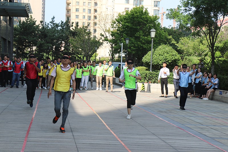 聯(lián)橋集團(tuán)黨委舉辦【光耀先鋒 “新新”向榮】主題黨建活動(dòng)(圖3) 聯(lián)橋集團(tuán)黨委舉辦【光耀先鋒 “新新”向榮】主題黨建活動(dòng)(圖3)