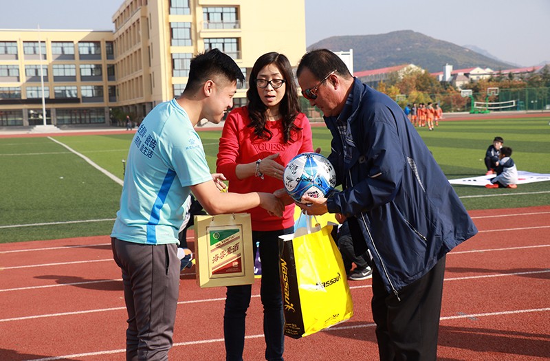 聯(lián)橋星期六足球隊與韓國群山足球聯(lián)隊上演跨國友誼賽(圖5) 聯(lián)橋星期六足球隊與韓國群山足球聯(lián)隊上演跨國友誼賽(圖5)