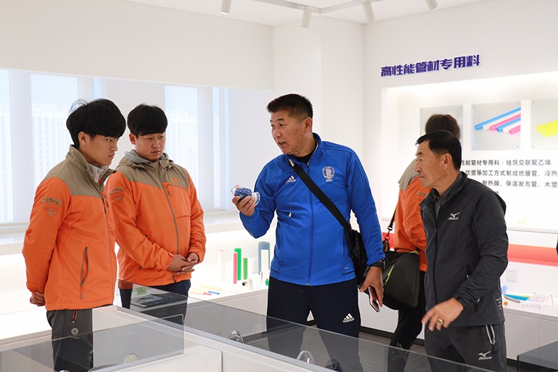 聯(lián)橋星期六足球隊與韓國群山足球聯(lián)隊上演跨國友誼賽(圖10) 聯(lián)橋星期六足球隊與韓國群山足球聯(lián)隊上演跨國友誼賽(圖10)