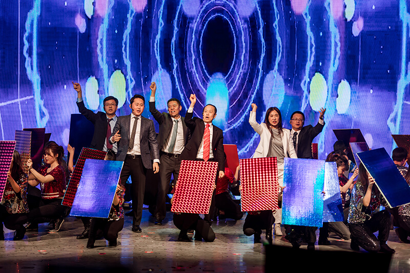 歡欣鼓舞迎新春，滿懷豪情攀高峰 | 聯(lián)橋集團(tuán)2020迎新春聯(lián)歡晚會(huì)激情開(kāi)演(圖47)